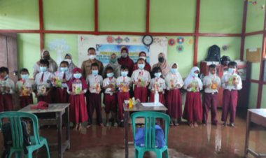 PELATIHAN ETIKA BATUK DAN BERSIN  PADA SISWA SEKOLAH DASAR  DESA TANJUNG SALEH KABUPATEN KUBU RAYA K