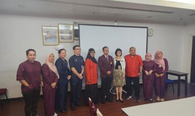 Belajar Lintas Negara, Mahasiswa Prodi  Magister Keperawatan dan Administrasi Kesehatan Sambangi Sarawak General Hospital